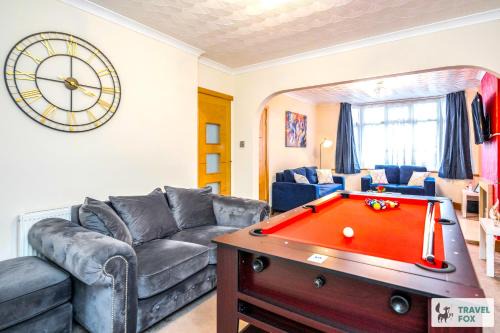 Luton House | Louisa's Stay