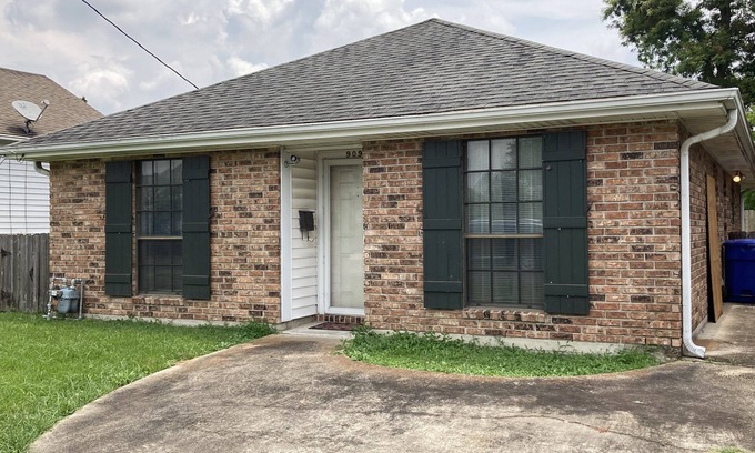 Thibodaux House | Louisiana Retreat offers a whole home - 2 bed, 2 full bath