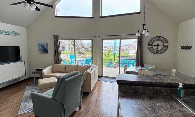 Spirit Lake House | Lounge at the Lake with 6 daily waterpark passes! Bridges Bay resort.