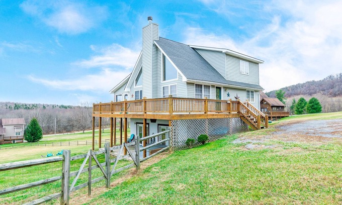 Paradise Point House | Love and Memories: Lake Access, Dogs Welcome, Hot Tub, Fire Pit!