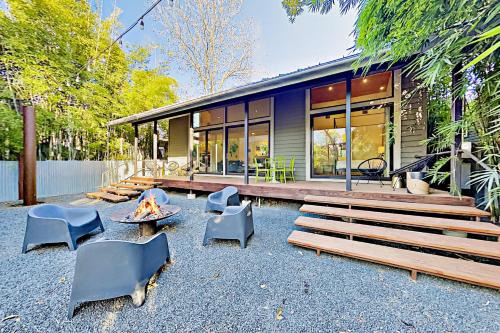 Bouldin House | Love Escape