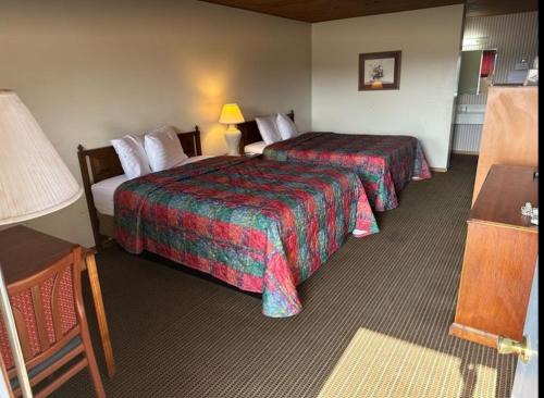 Alma Hotel | Love Hotels Western Holiday by OYO at Harlan Lake NE