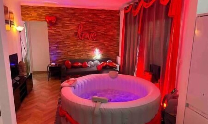Aulnay-sous-Bois Apartment | Love House SPA 4 - Paris 93