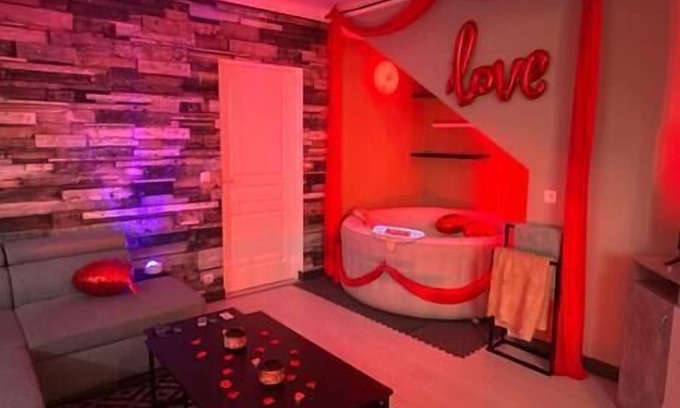 Aulnay-sous-Bois Apartment | Love House SPA 3 - Paris 93