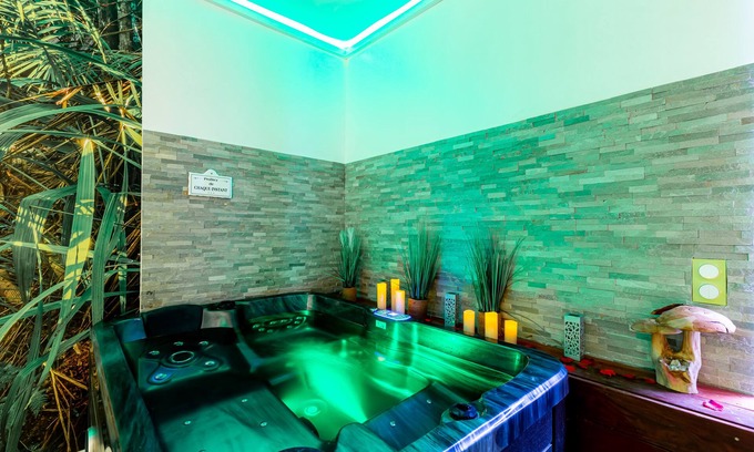 Rhone Apartment | Love Jacuzzi