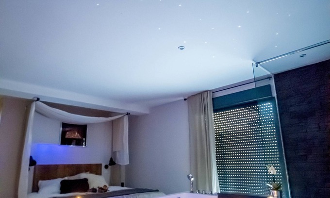 Victor Hugo - Saint-Augustin Bed & Breakfast | Love Loft