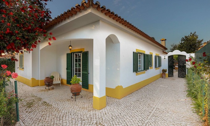 Sao Simao House | Love Peace & Azeitão - (Dog Friendly)