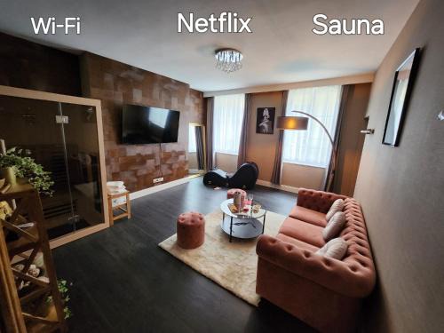 Saint-Quentin Apartment | Love Room l'Audacieuse
