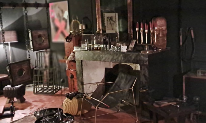 Saint-Jean Bed & Breakfast | Love room Perpignan - secret room - room 50 nuances de grey