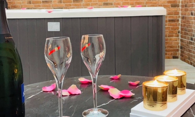 Le Perrier House | Love Room - Romantic interlude with private spa