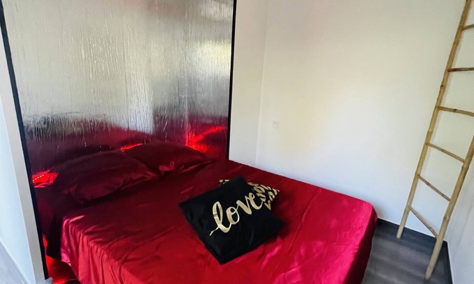 Le Tholonet House | LOVE ROOM under the stars