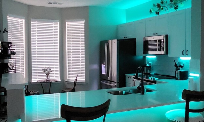 Hampton House | Lovejoy-Sensation