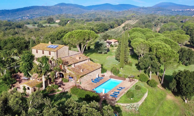 Castiglione della Pescaia House | Lovely outbuilding in Follona for 2-4 people
