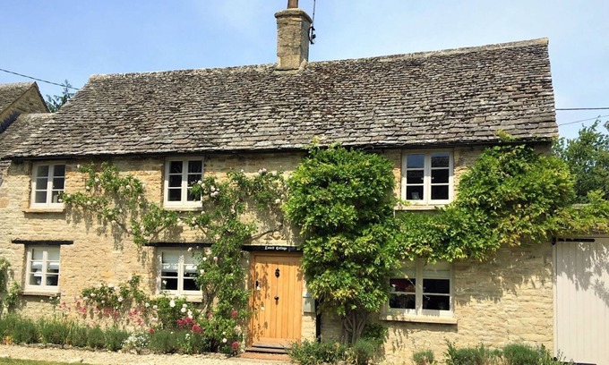 Minster Lovell Cottage | Lovell Cottage - sleeps 6 guests in 3 bedrooms