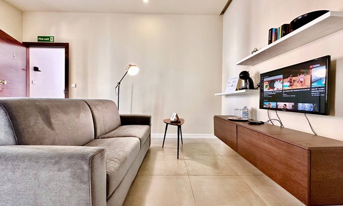 Gzira Apartment | Lovely 1 Bed Design Apt off the seafront