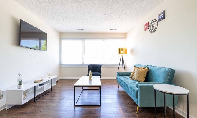 Lakewood Apartment | Lovely 1 Bed Unit w/Free Parking on the Premises