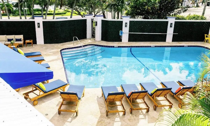 Lauderdale Harbours Apartment | Lovely 1 Bedroom Apt w/Patio, Kitchenette, Pool Access, & Parking