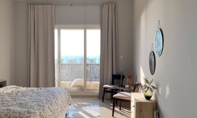 Bab Al Bahr Apartment | Lovely 1 bedroom holiday home on the beach