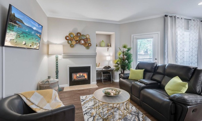 Roseville Apartment | Lovely 1-bedroom Apartment In Great Location.
