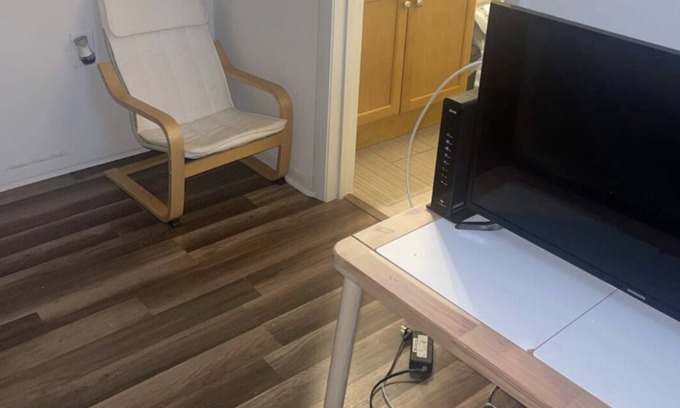 Mosby Apartment | Lovely-1 bedroom apartment -w/belle island trail 5 mins away