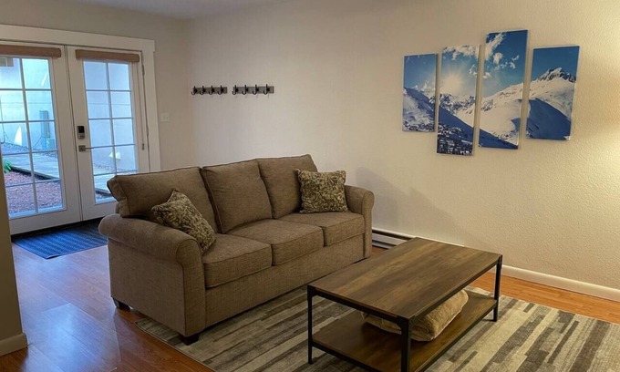Eagle-Vail Condo | Lovely 1-Bedroom Condo 10-minutes to Vail & BC!