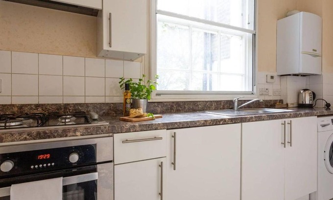 Faraday Apartment | Lovely 1 Bedroom Flat in Camberwell