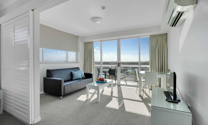 Mackay Apartment | Lovely 1-bedroom in the Heart of Mackay w/Pool