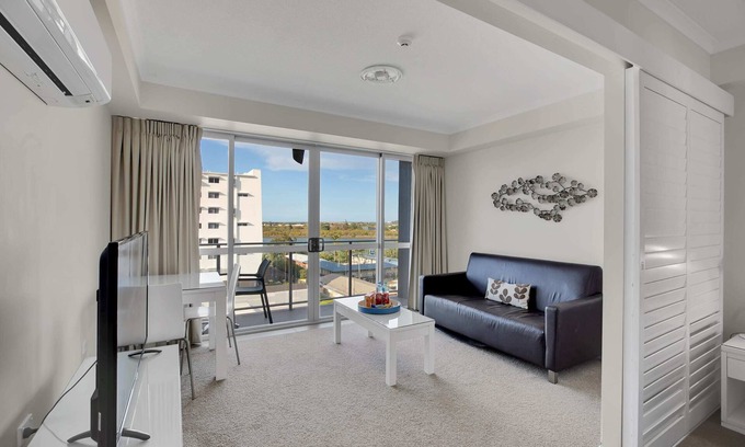 Mackay Apartment | Lovely 1-bedroom in the Heart of Mackay w/Pool
