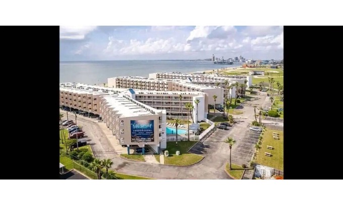 North Beach Condo | Lovely 1-bedroom condo with pool and beach access.
