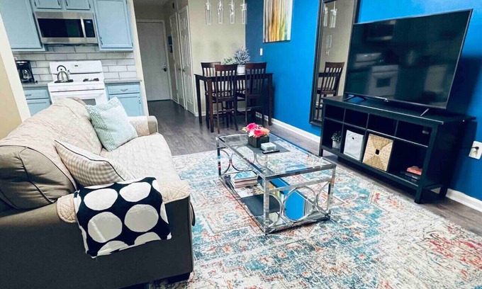 Graduate Hospital Apartment | Lovely 1BD Apt Near Magic Garden in Center City