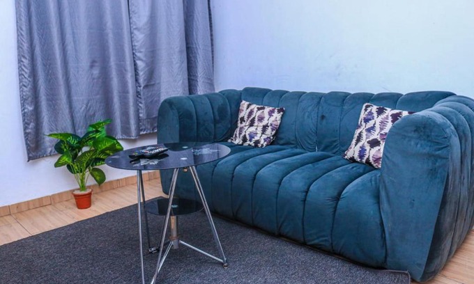 Bamburi Apartment | Lovely 1bedroom with WIFI and ample parking 2mins walk to Bamburi Kenyatta Public Beach (Pirates)