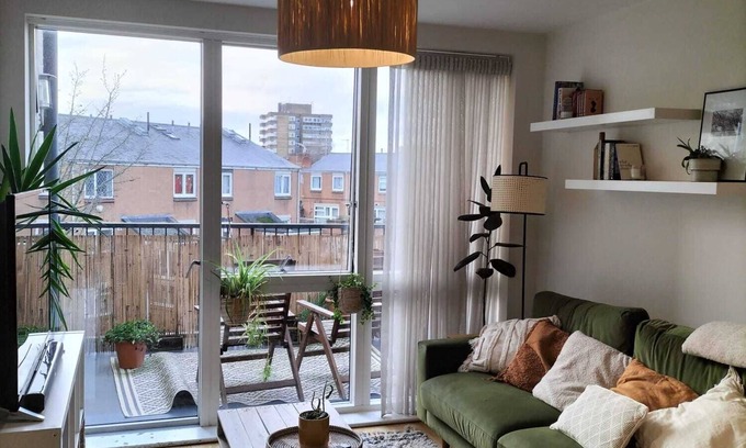 Shacklewell Apartment | Lovely 2 bed, 2 bath apartment in East London