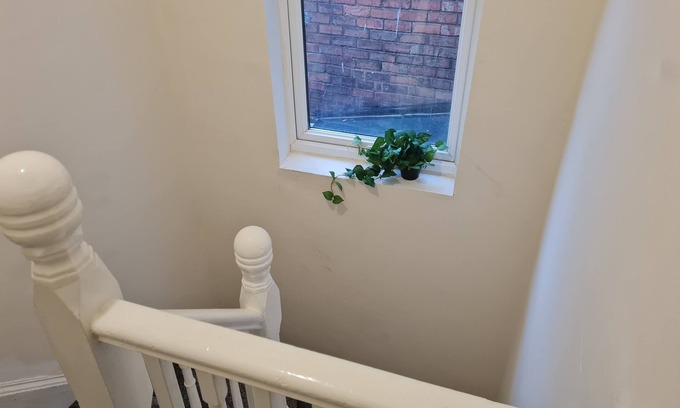 Seisdon Apartment | Lovely 2-Bed Apartment in Birmingham