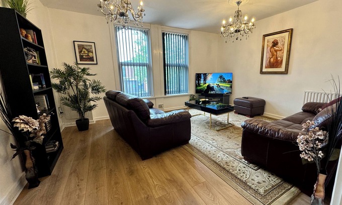 Arnold Apartment | Lovely 2 bed Apartment, Arnold Town centre.