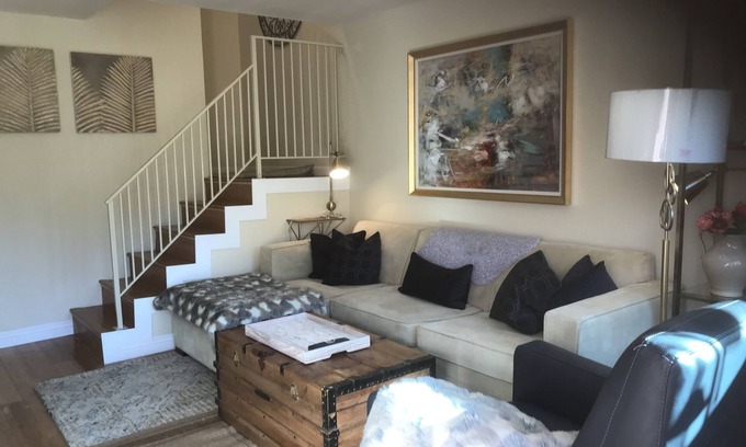 Goleta House | Lovely 2 bedroom 1.5 bath Townhouse Close to UCSB