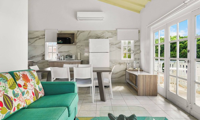 Koyari Apartment | Lovely 2-bedroom apartment in Noord with Garden & Pool