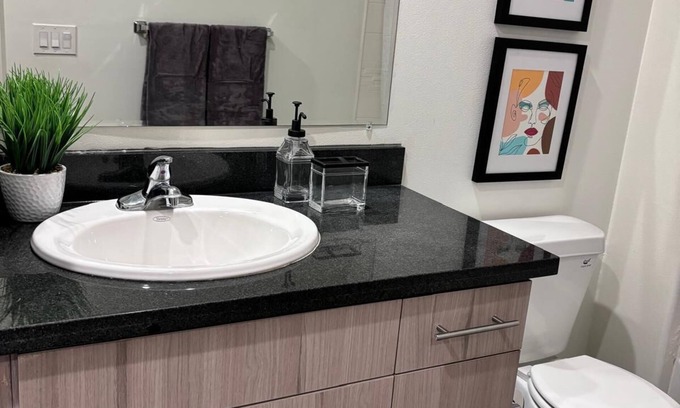 Brownsville Apartment | Lovely 2-bedroom apartment FULLY FURNISHED in Brownsville