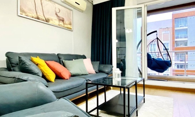Avcilar Apartment | Lovely 2-bedroom apartment with a pool