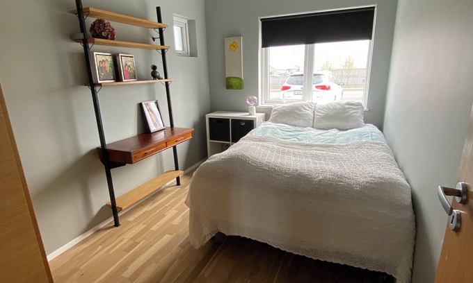 Njardvik Apartment | Lovely 2-bedroom apartment near Keflavik Airport and the Blue Lagoon.