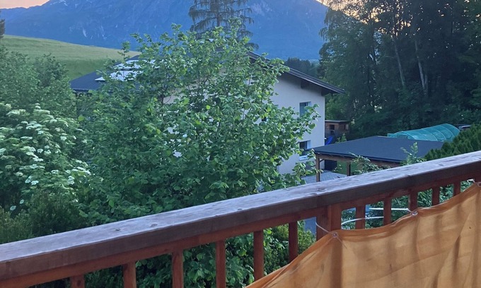 Puch bei Hallein Apartment | Lovely 2-bedroom apartment with mountain view in picturesque Puch