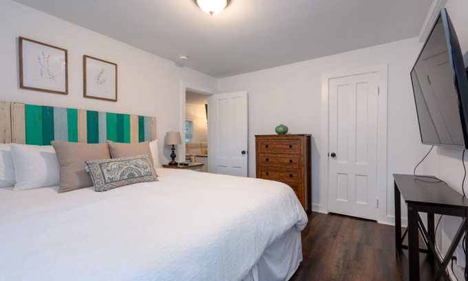 Manchester Apartment | Lovely 2-Bedroom Apt in Historic Carriage House