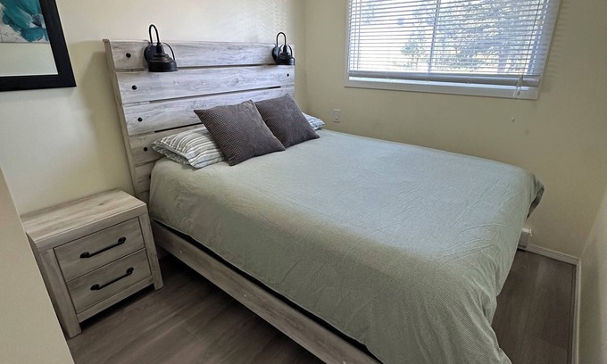 East Kootenay Condo | Lovely 2 bedroom condo just a one minute walk from downtown Invermere