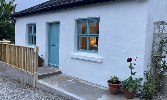 Dungarvan Cottage | Lovely 2 bedroom cottage at base of Comeragh Mountains
