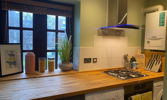 Rotherhithe Apartment | Lovely 2 Bedroom Flat Moments From Canada Water Tube Station