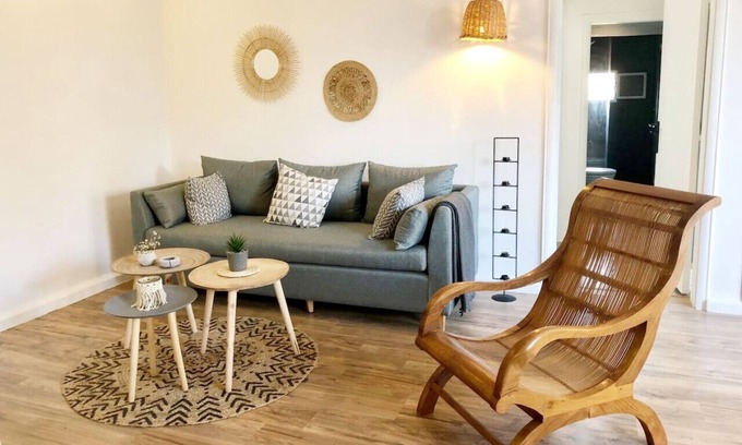 Gemmayzeh Apartment | Lovely 2 Bedroom in Gemmayzeh - 24/7 electricity