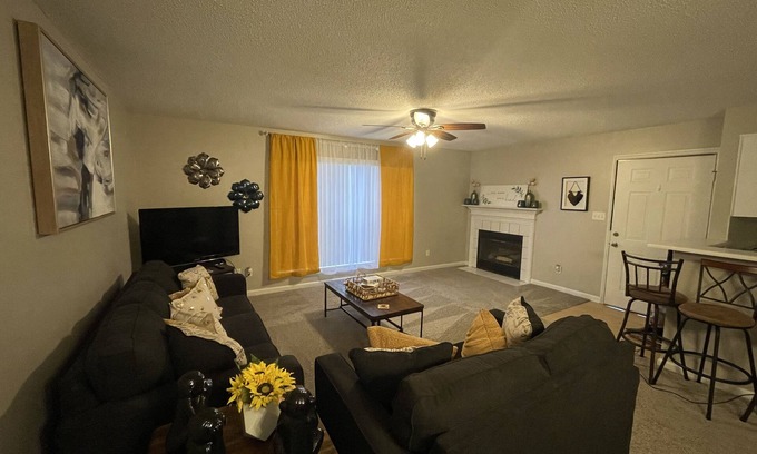 Madison Condo | Lovely 2-bedroom Madison Condo