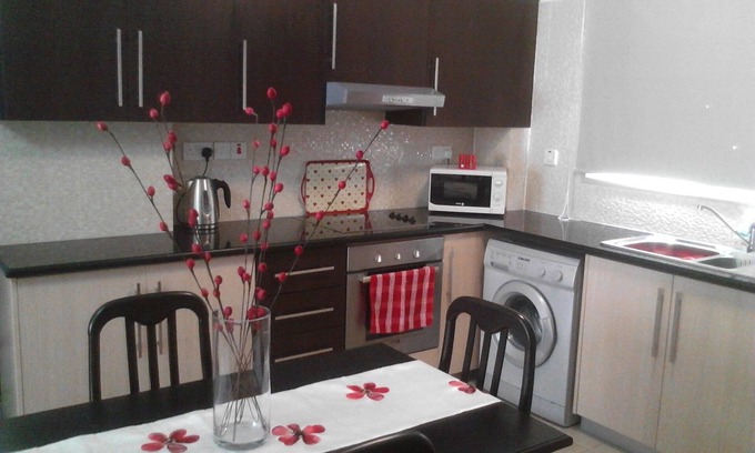 Paphos Apartment | Lovely 2 Bedroom Private Apartment With Large Sun Terrace and Free WIFI