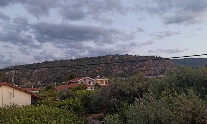 Paralia Porovitsis Villa | Lovely 2-Bedroom Villa in Akrata, all seasons!