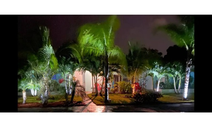 Jupiter House | Lovely 2 Bedroom with a Pool