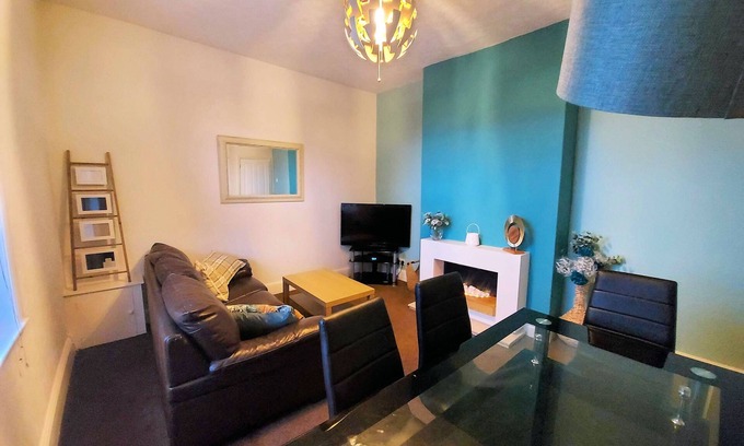 Longton Apartment | Lovely 2 bedroomed flat in the centre of Longton